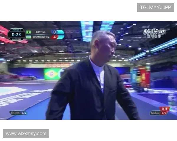 乌兹别克斯坦与中立选手在跆拳道世锦赛男子74公斤级半决赛中对决
